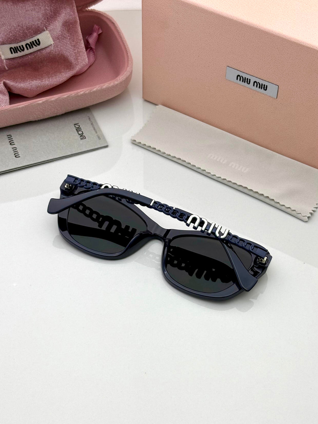 Miu Miu Sunglass