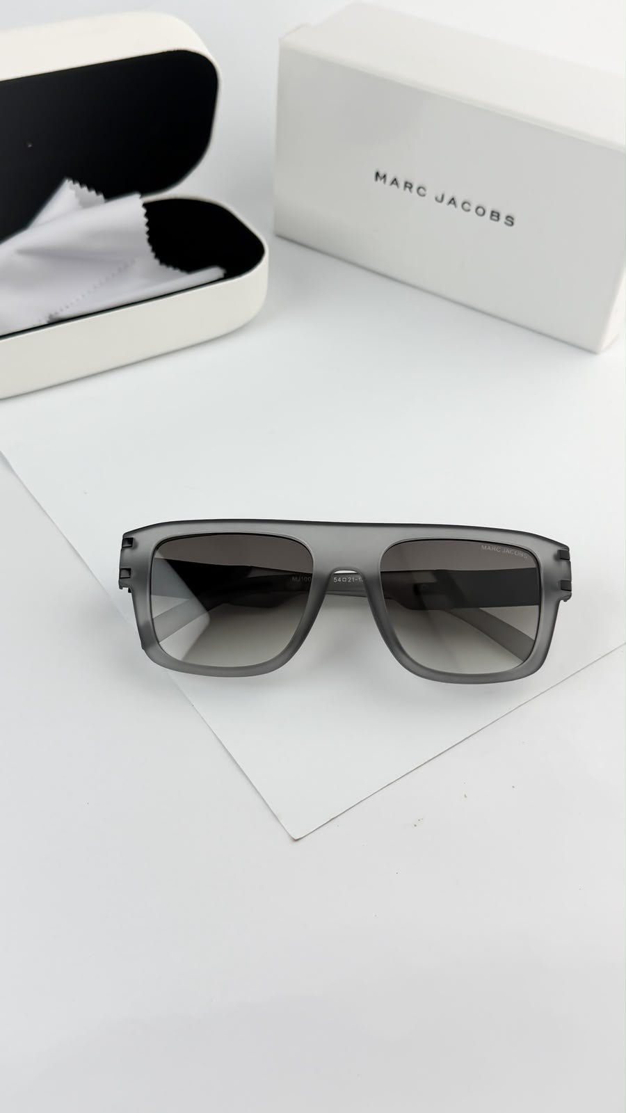 Marc Jacobs Sunglass