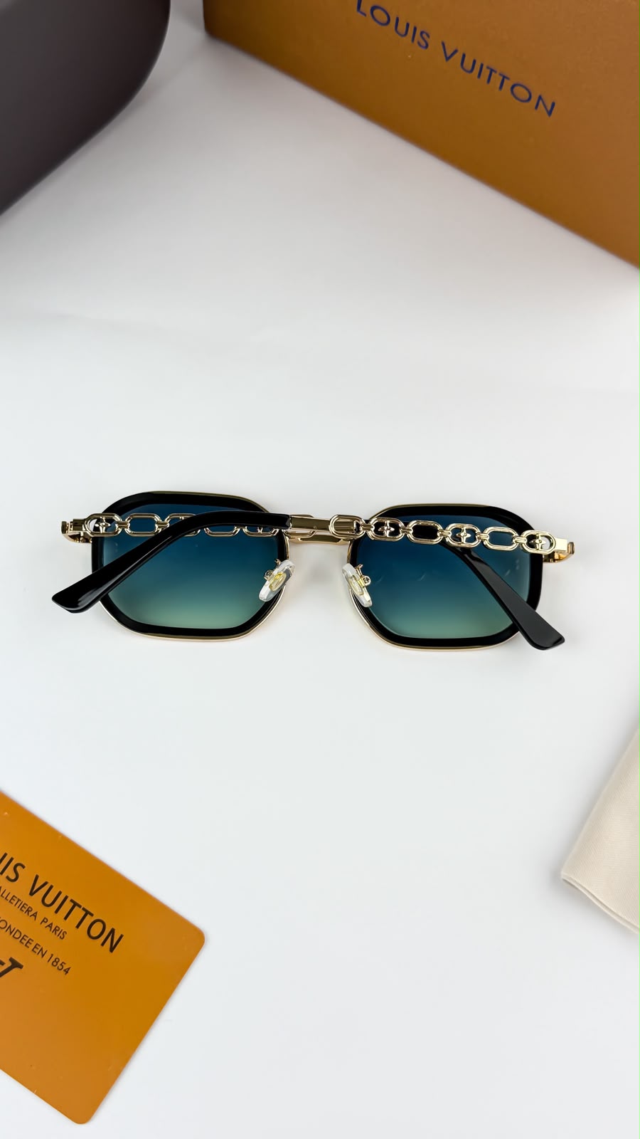 Louis Vuitton Sunglass