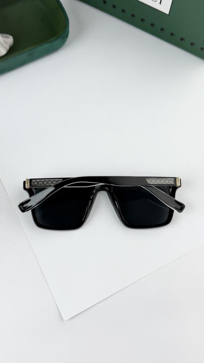 Gucci sunglass