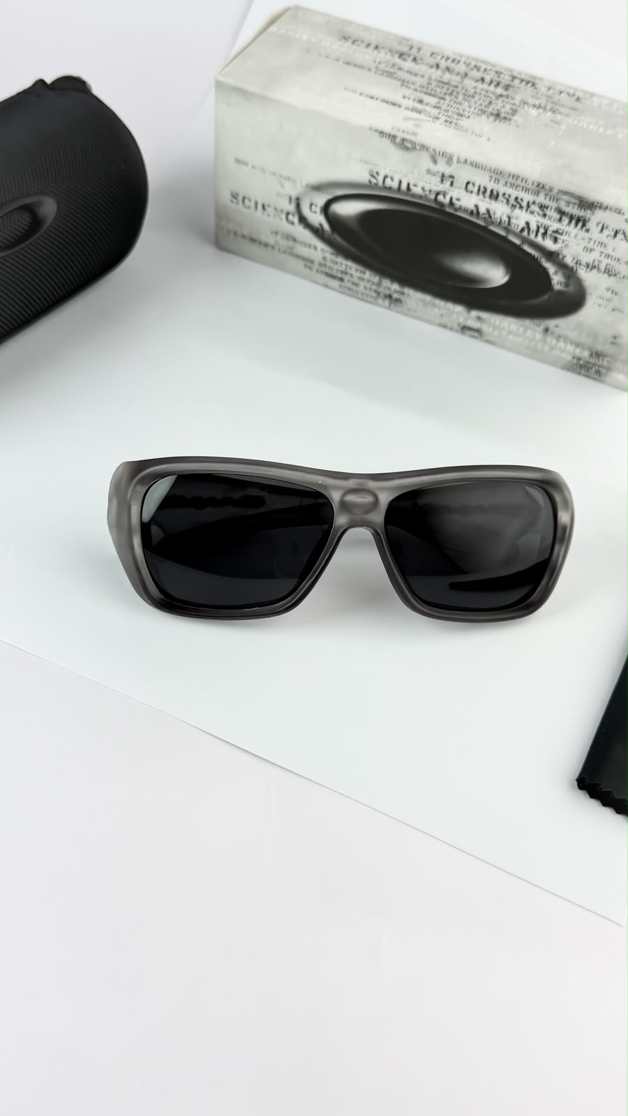 Oakley Sunglass