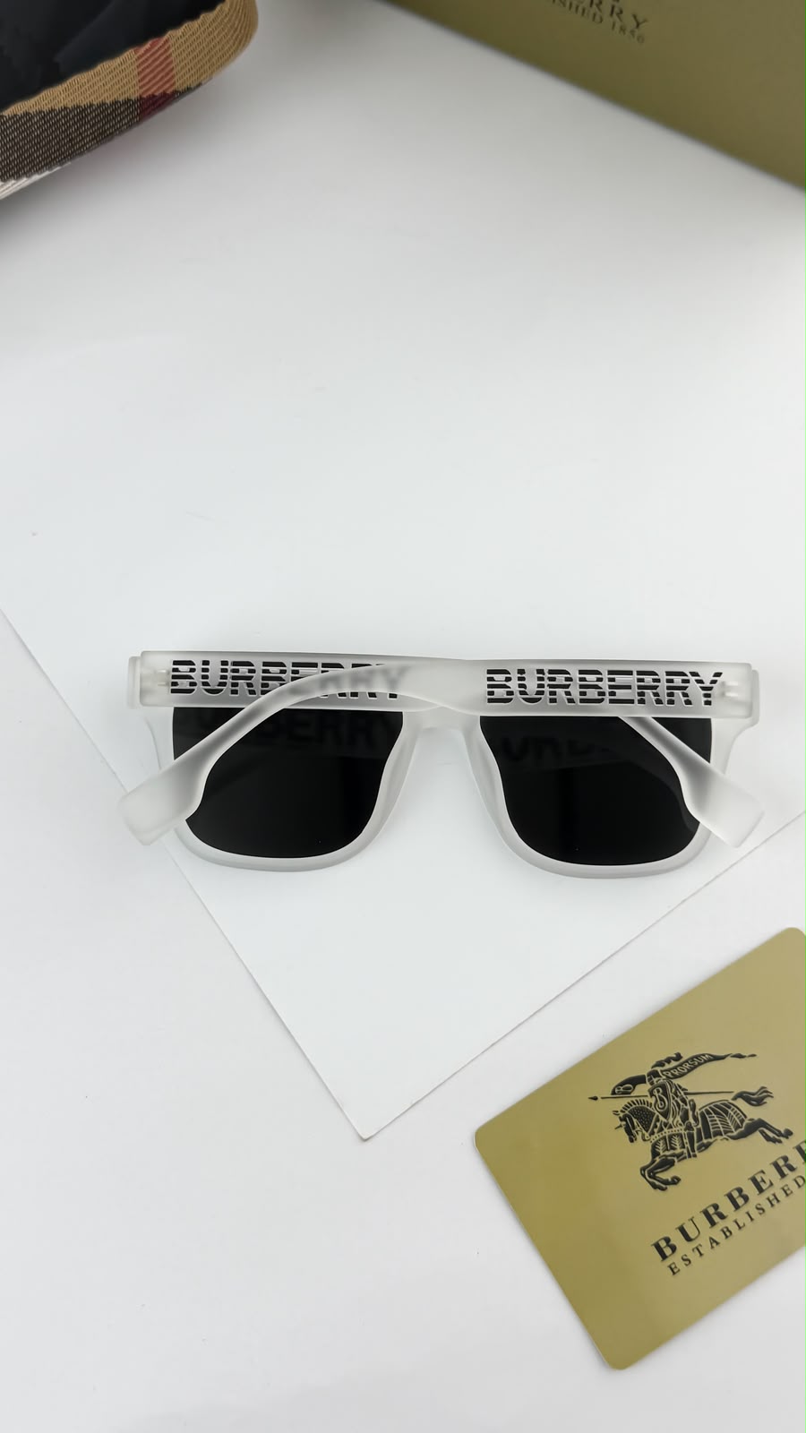 Burberry Sunglass