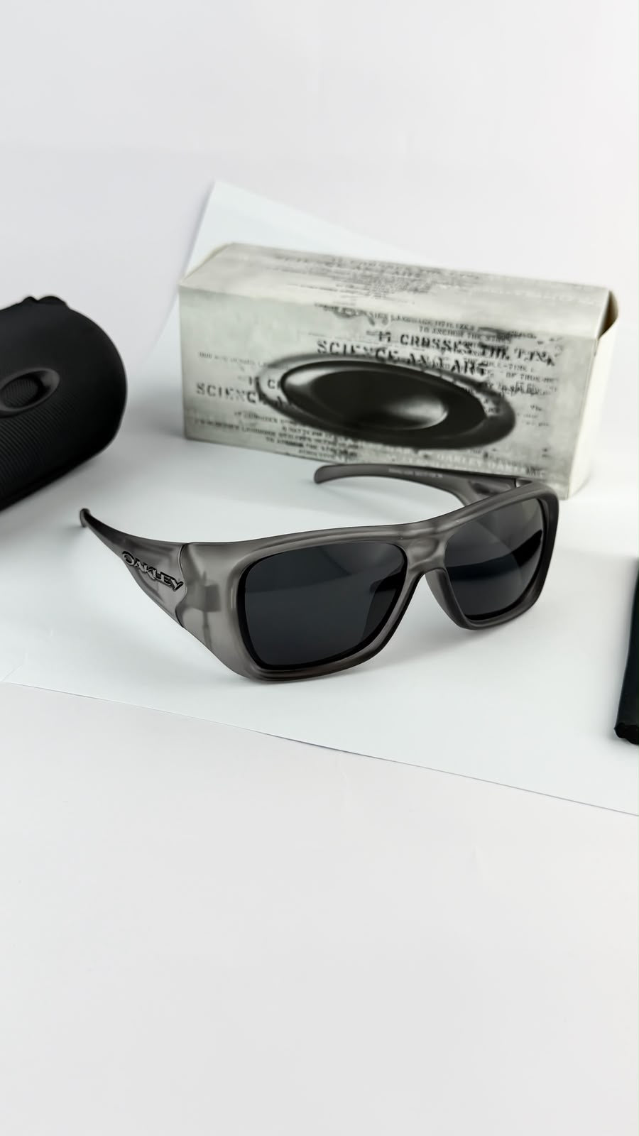 Oakley Sunglass