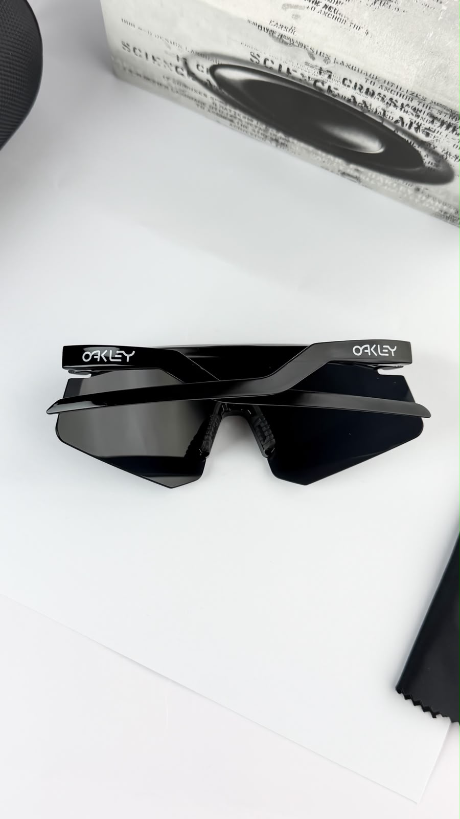 Oakley Sunglass