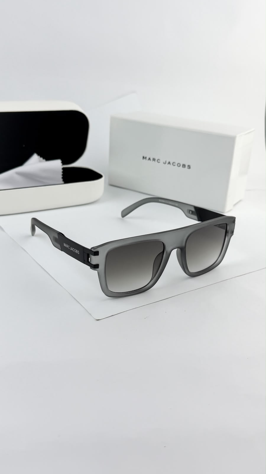 Marc Jacobs Sunglass