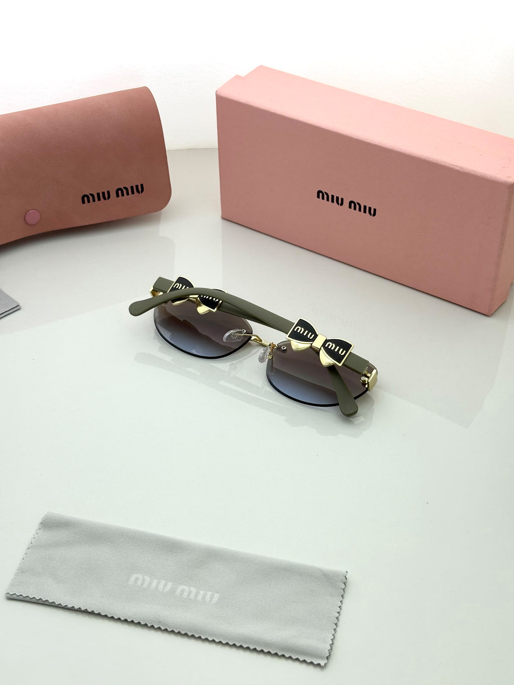 Miu Miu Sunglass