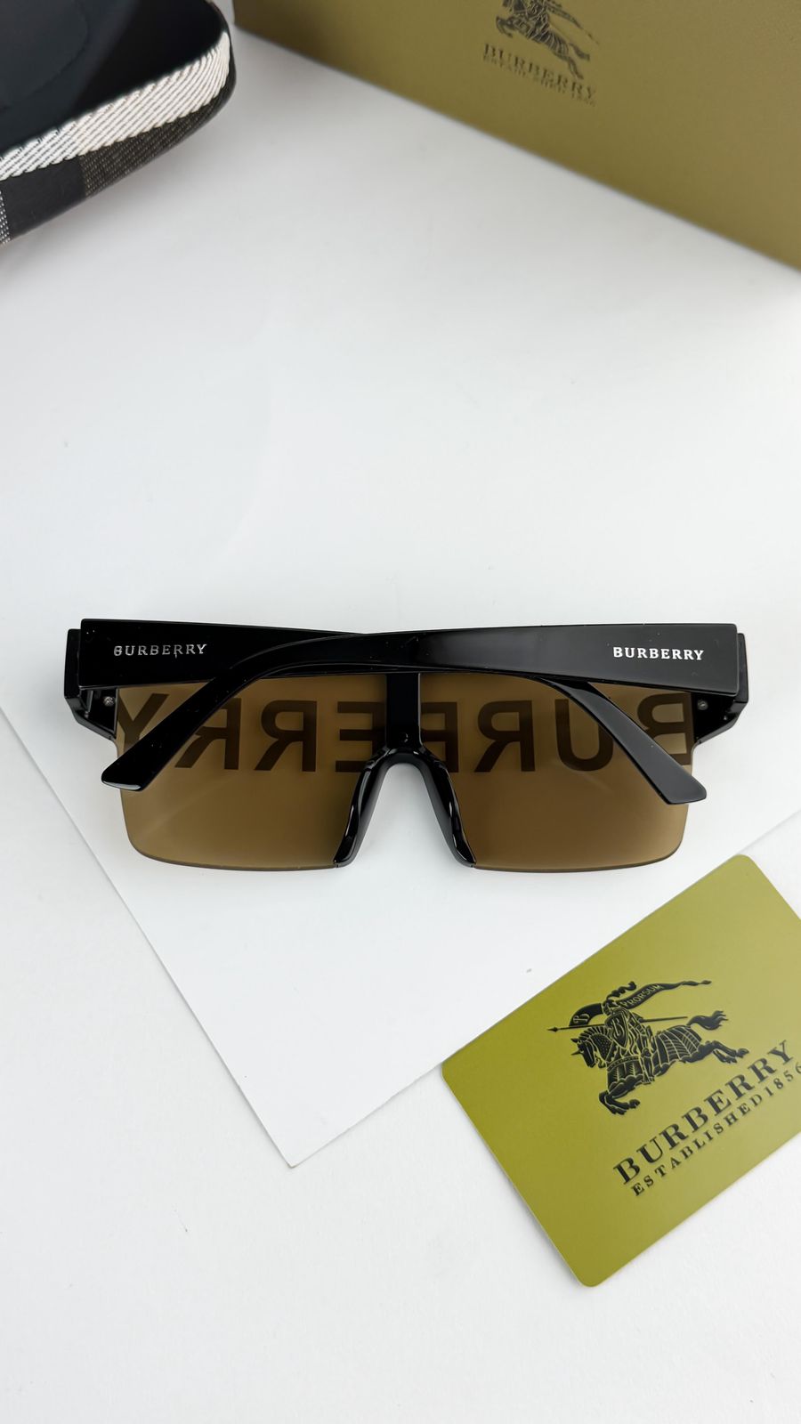 Burberry Sunglass