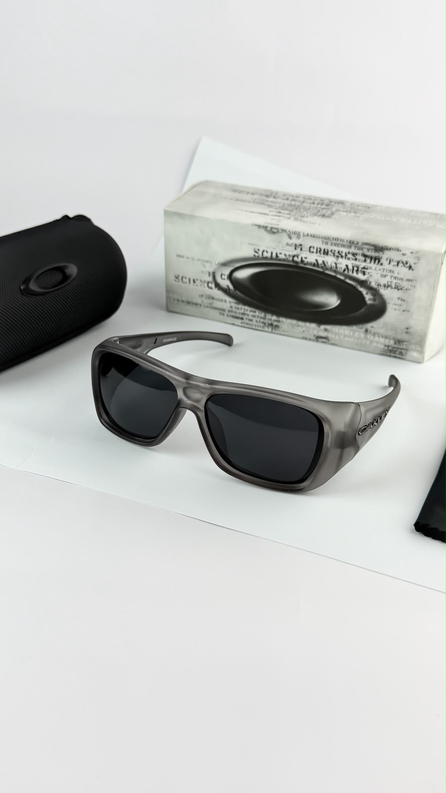 Oakley Sunglass