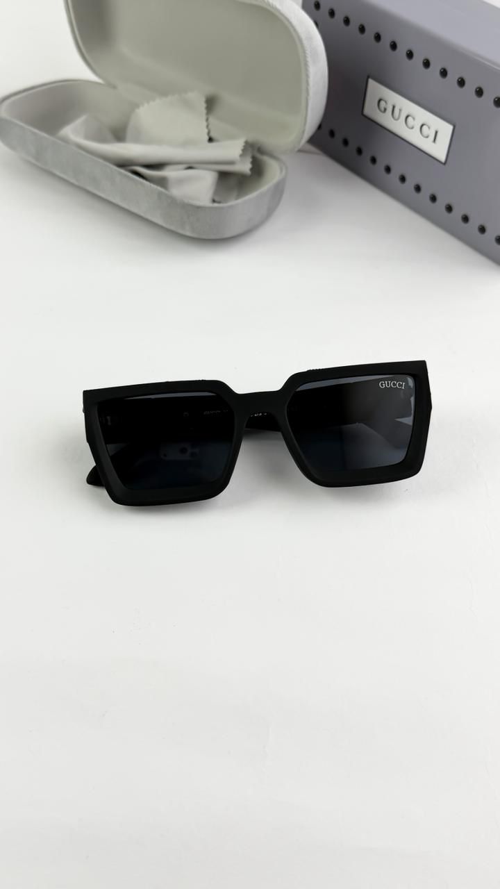 Gucci sunglass