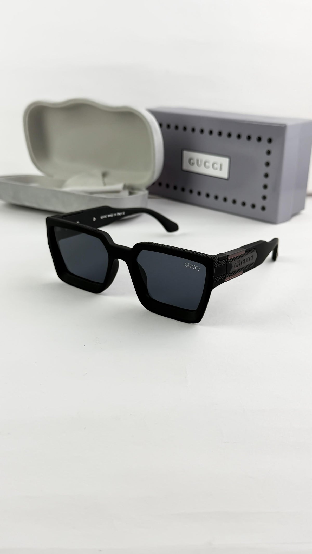 Gucci sunglass