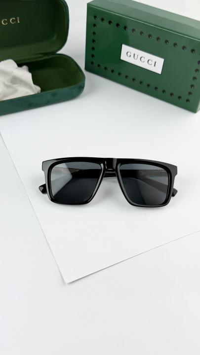 Gucci sunglass